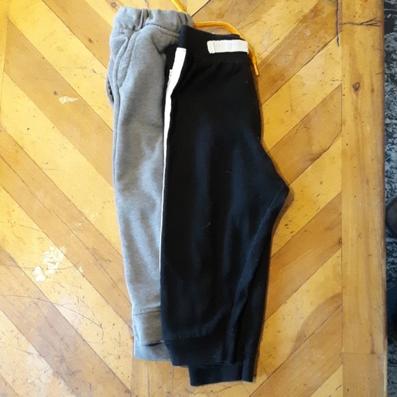 2 Boys 24 month sweat pants - Picture 2 of 2